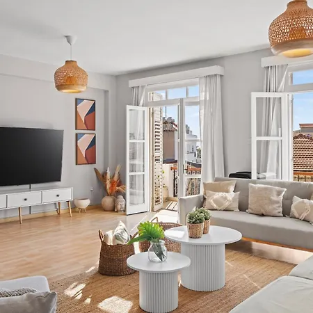 Apartment St Lazar Penthouse *